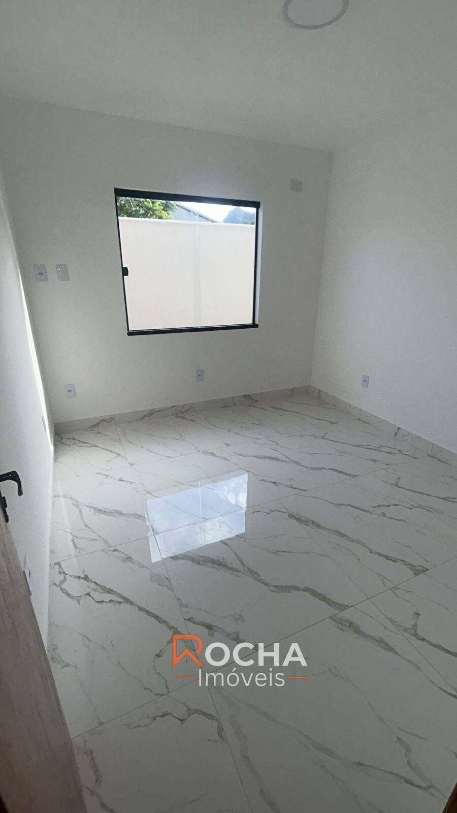 Casa à venda com 3 quartos, 100m² - Foto 5