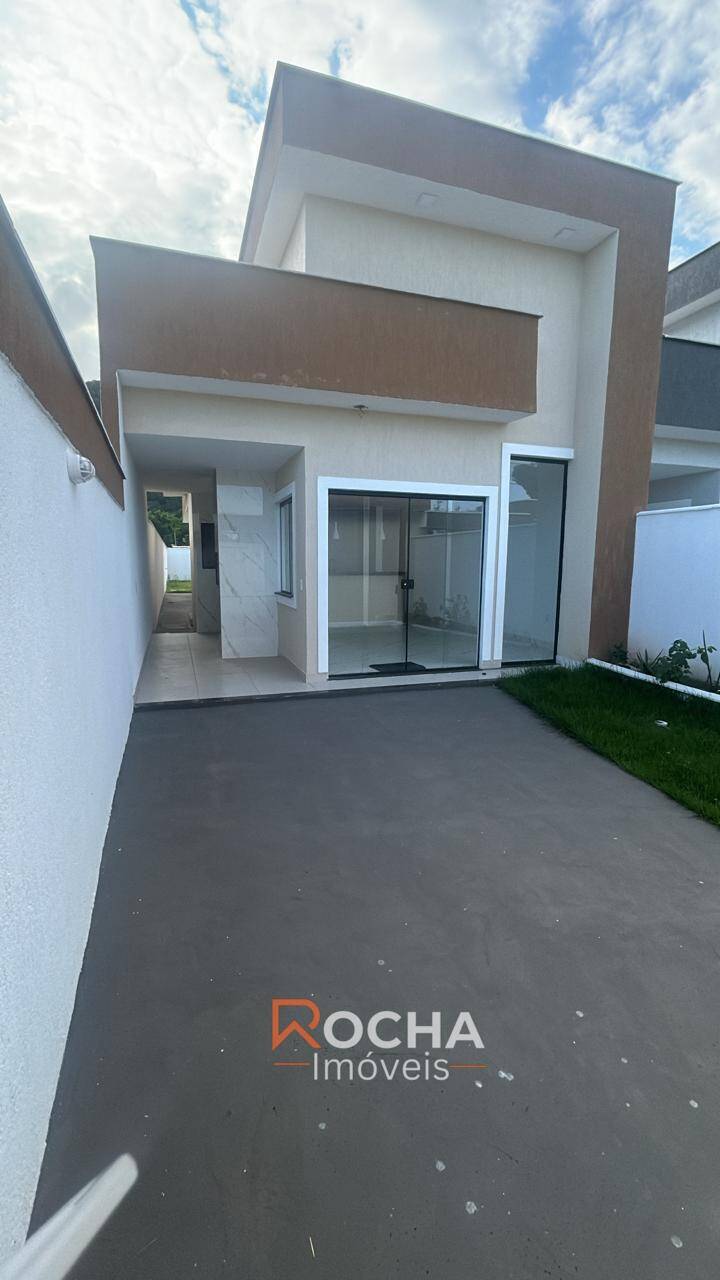 Casa à venda com 3 quartos, 100m² - Foto 1