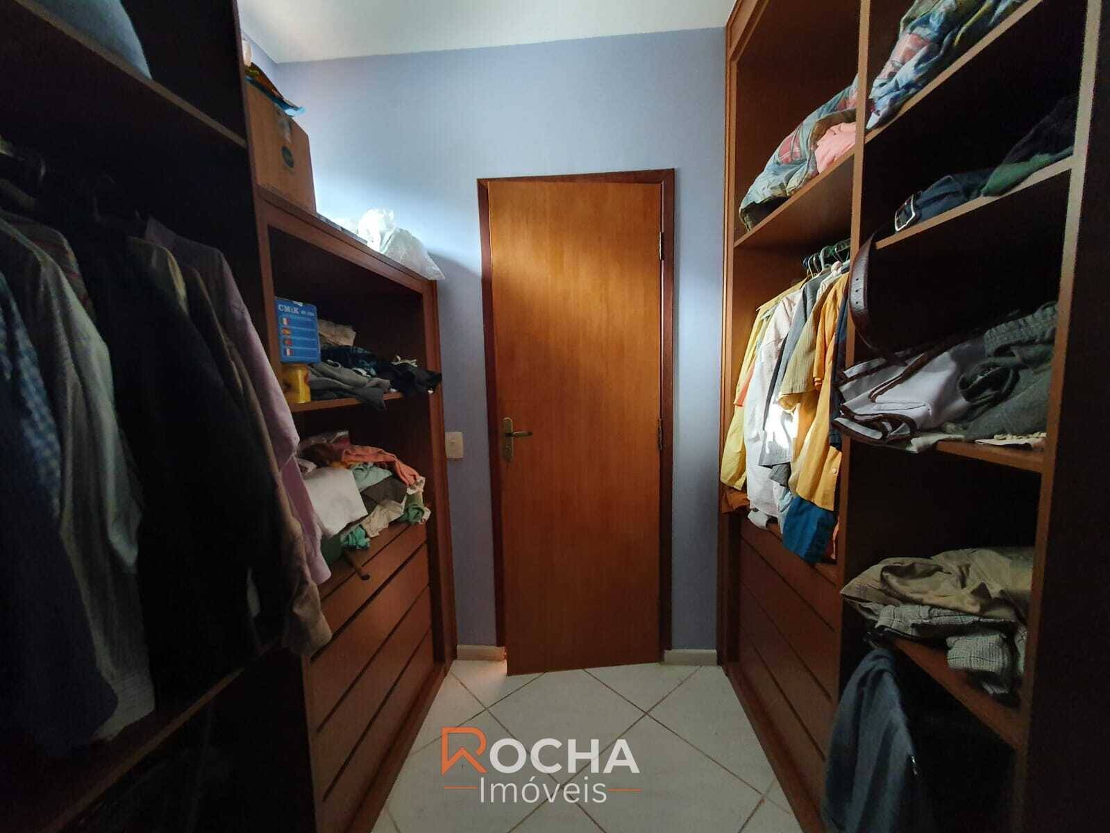 Casa, 4 quartos, 275 m² - Foto 2