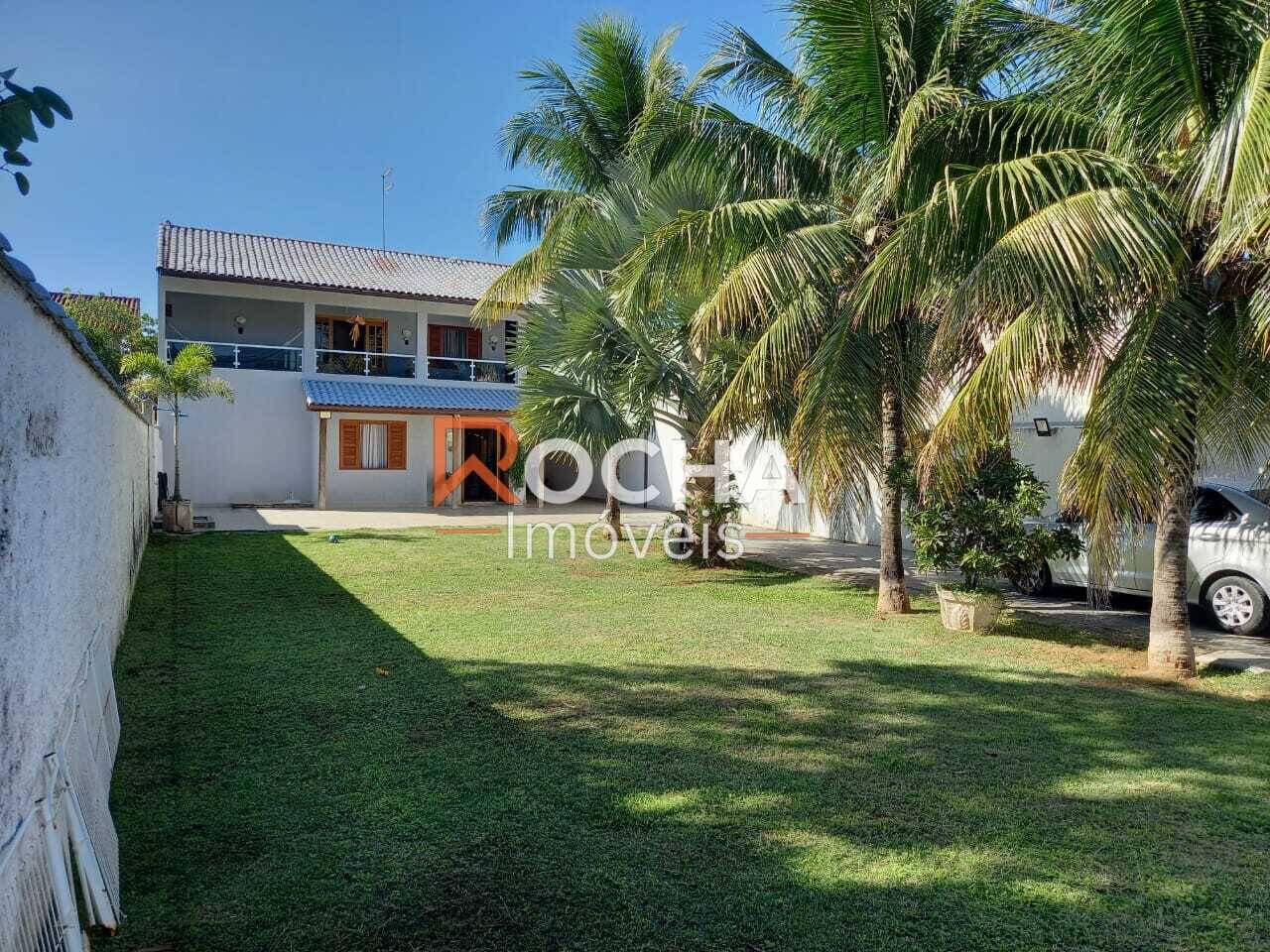 Casa, 3 quartos, 217 m² - Foto 1